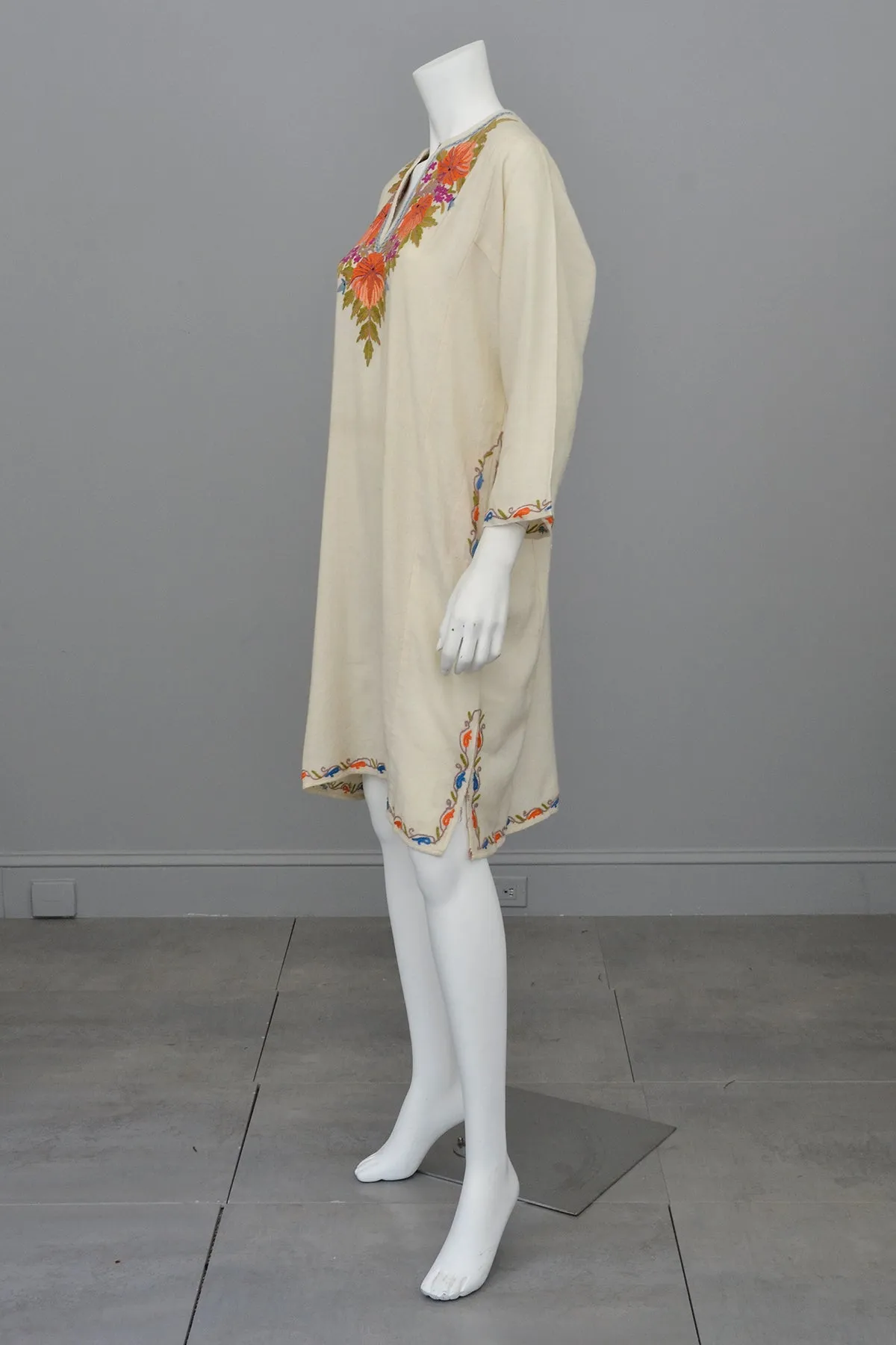 1970s Embroidered Off-White Wool Tunic Caftan Dress, Size L