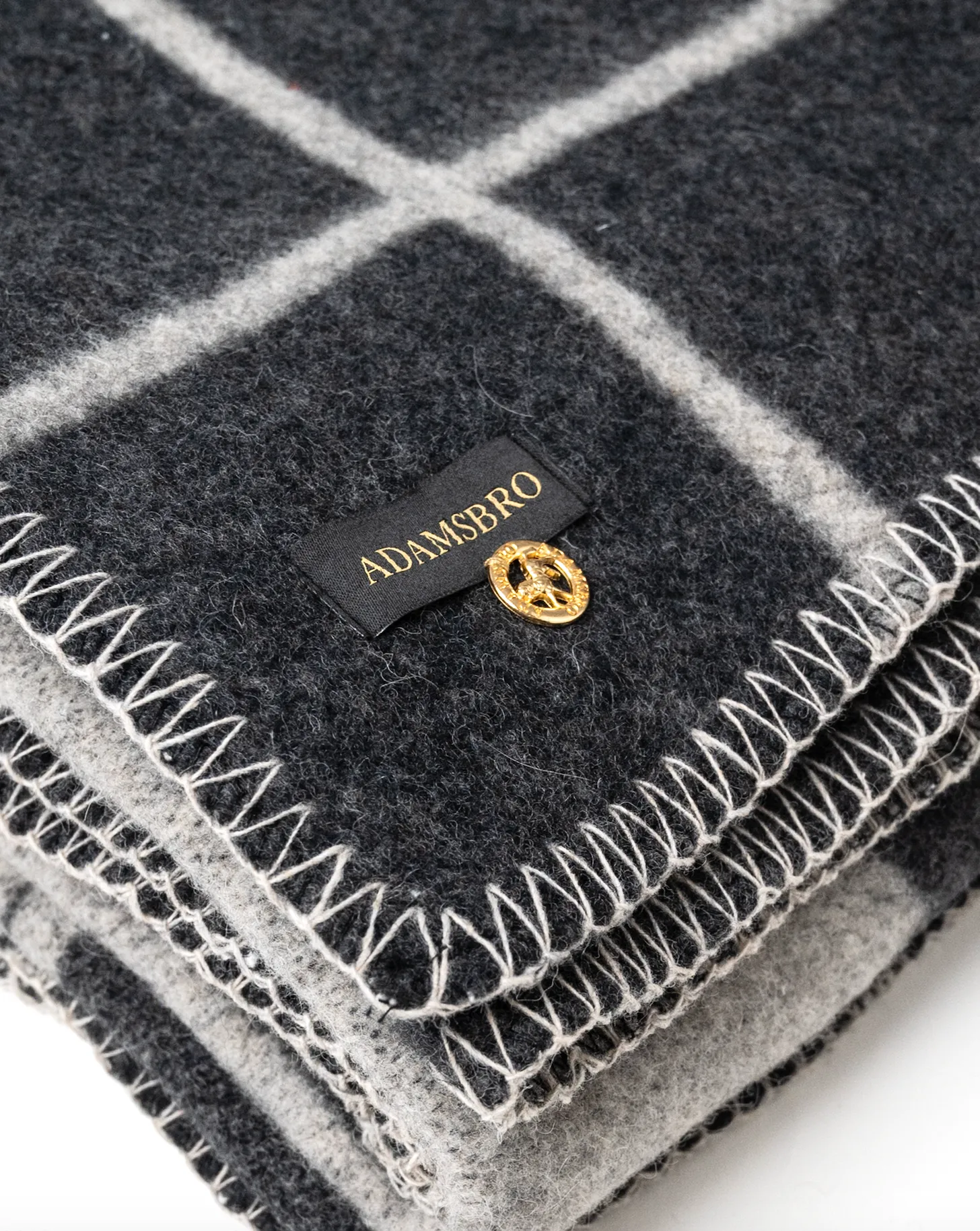 Merino Luxe Heritage Throw Black